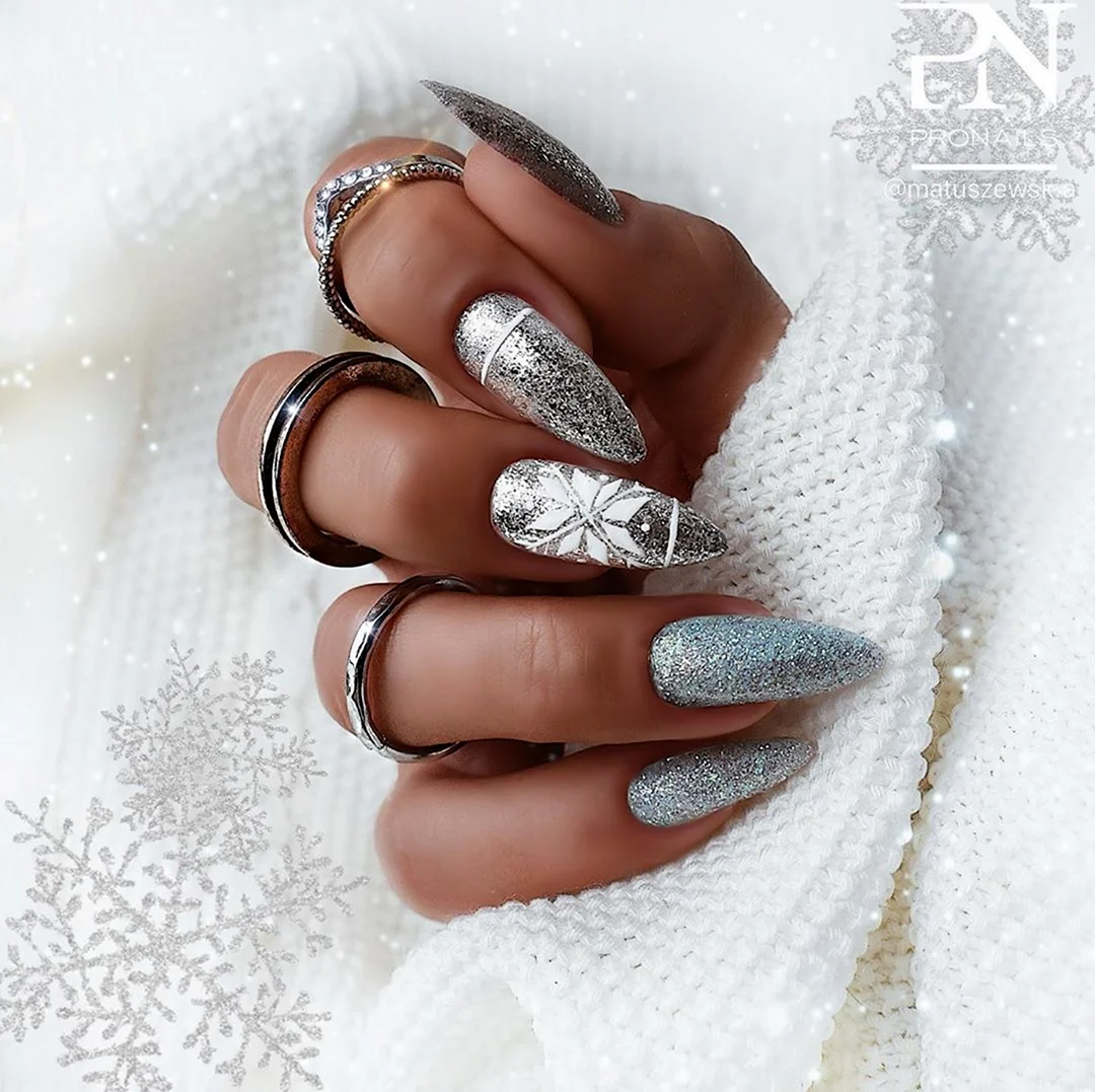 Новогодние ногти 2021