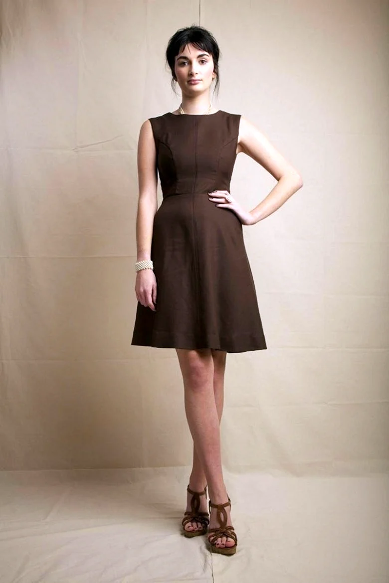 Платье коричневое