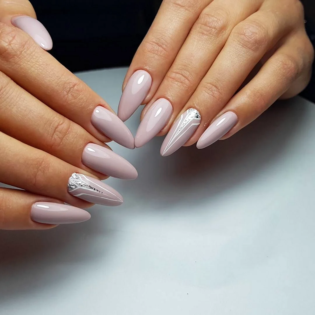 Растушеванный френч миндаль