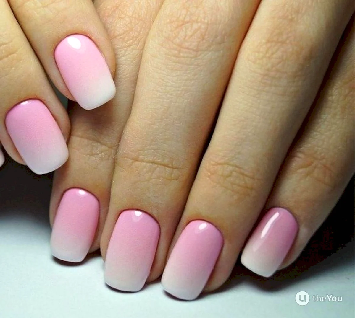 Маникюр омбре