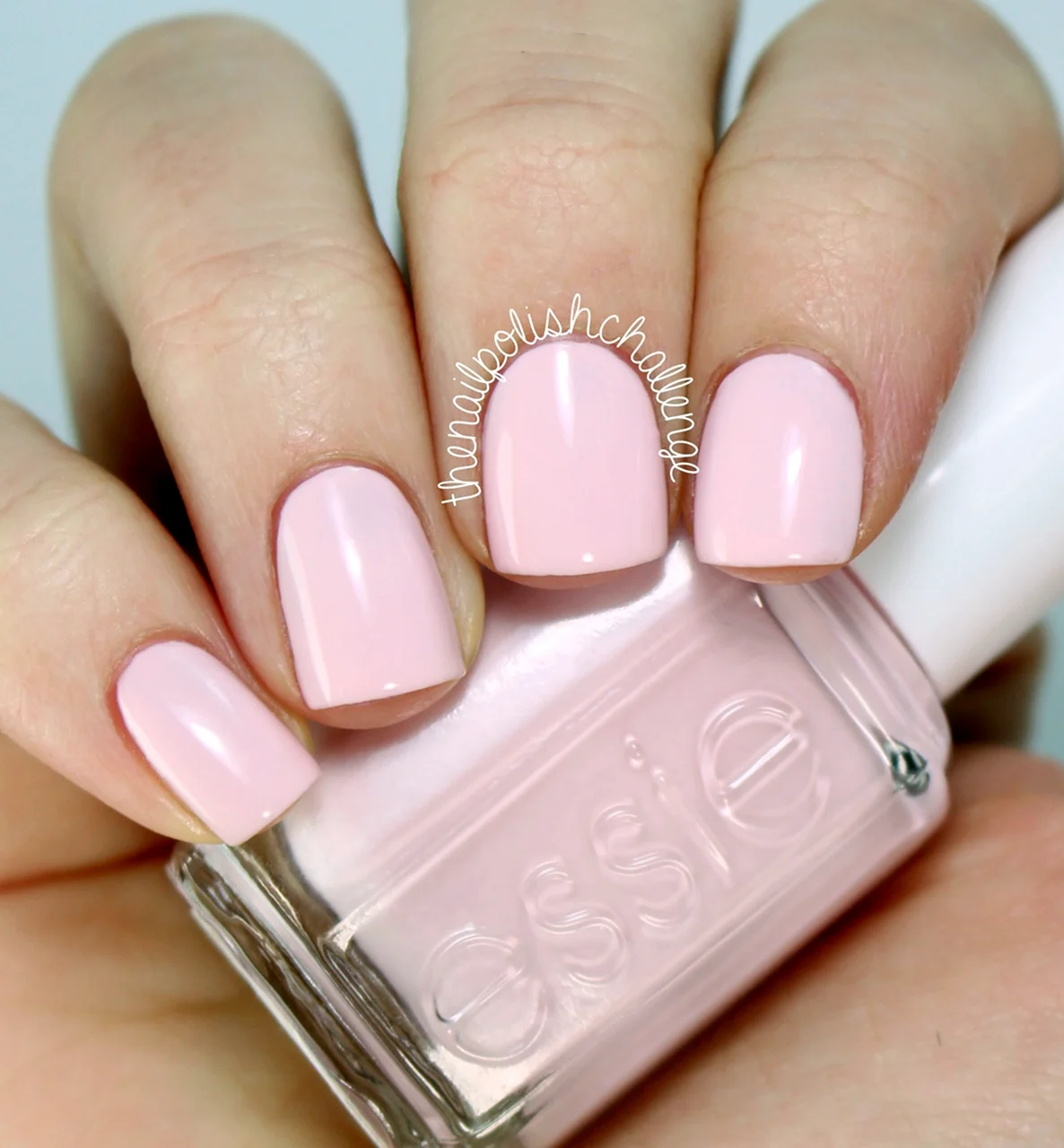 Лак Эсси молочно розовый