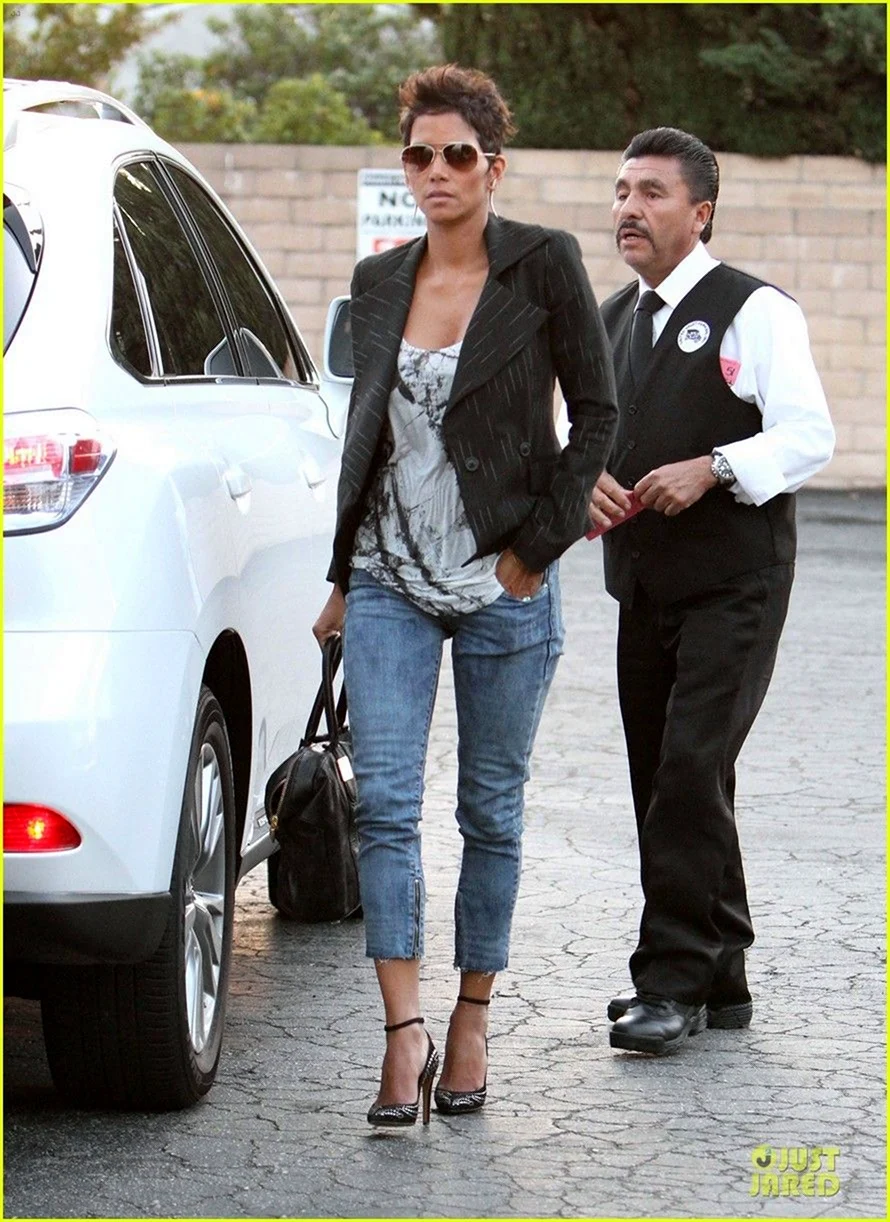 Холли Берри стиль