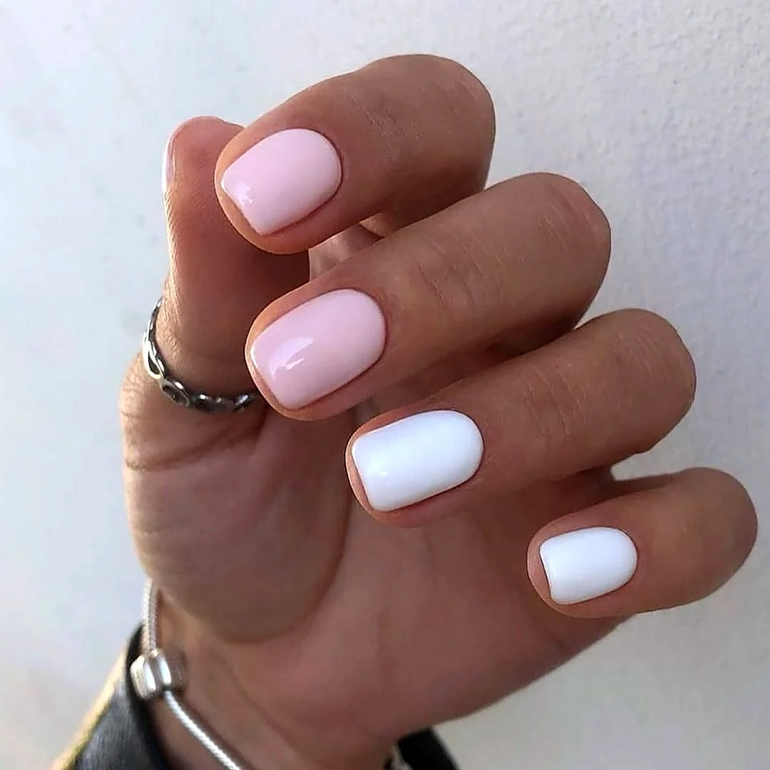 Розовомолочныц маникюр