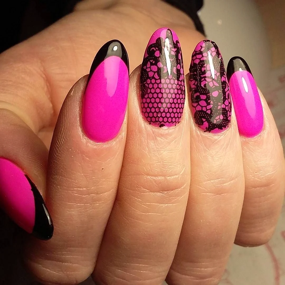 Маникюр фуксия 2022