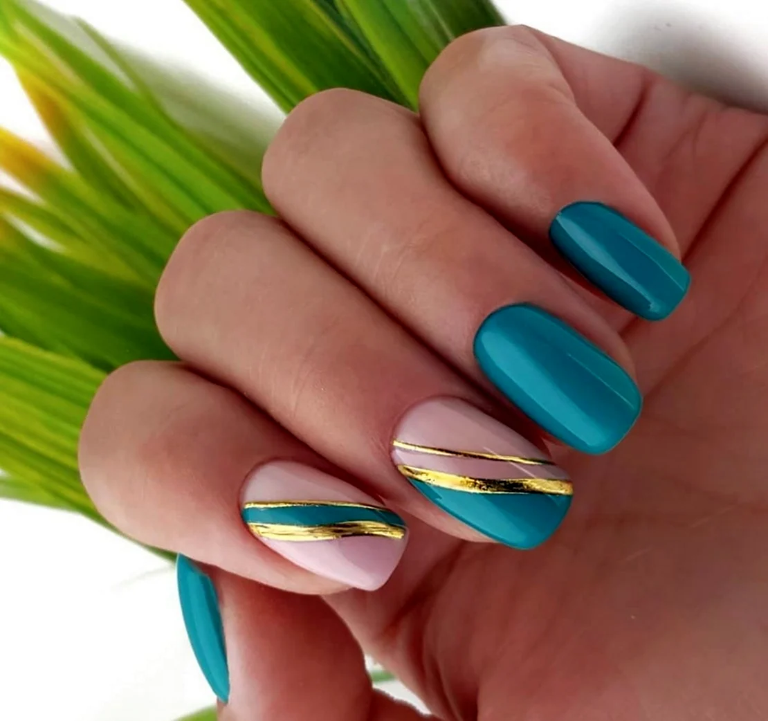 Ногти цвет морской волны