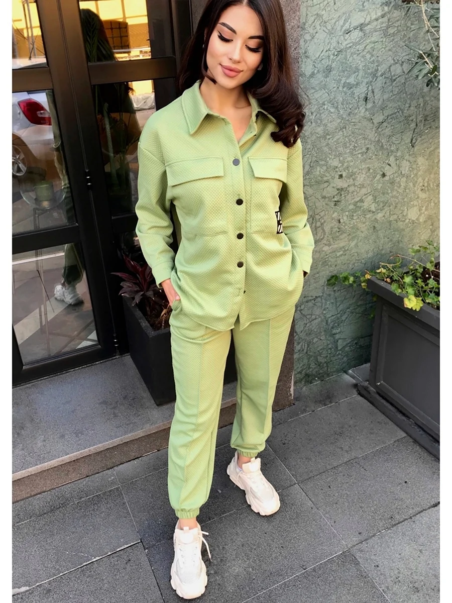 Фисташковый костюм