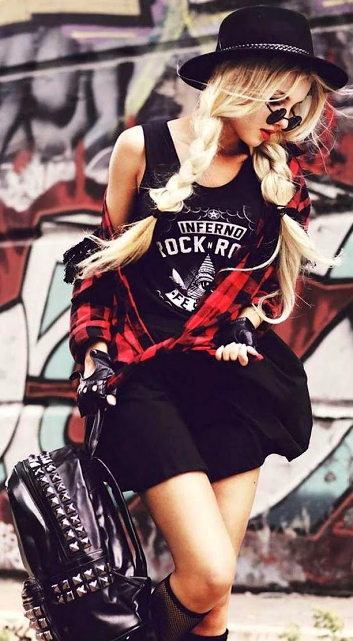 Стиль глэм рок в одежде девушки