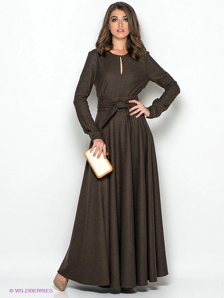 Платье с длинными рукавами