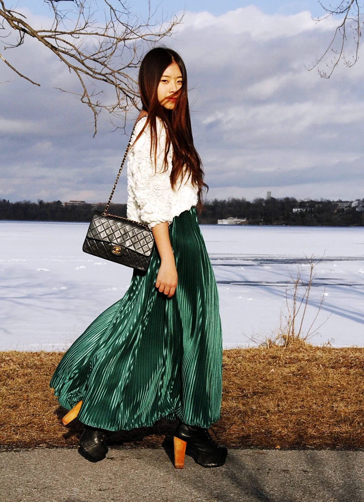 Изумрудная шелковая юбка