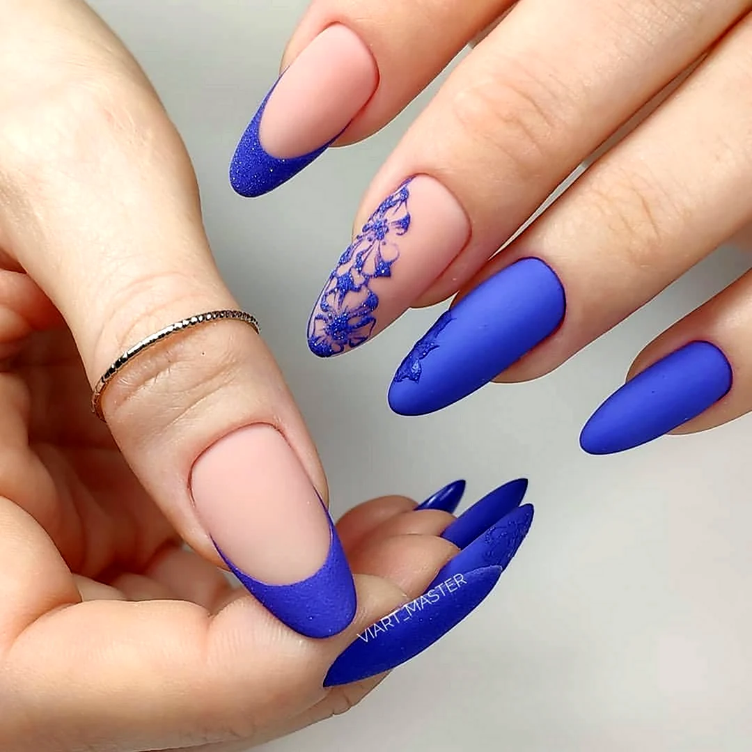 Синий френч миндаль 2022