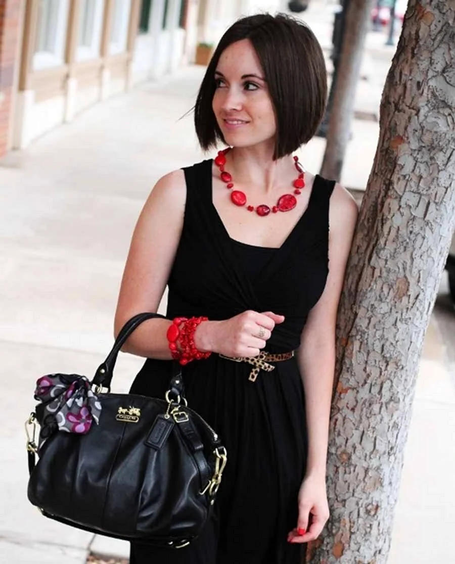 Аксессуары к черному платью