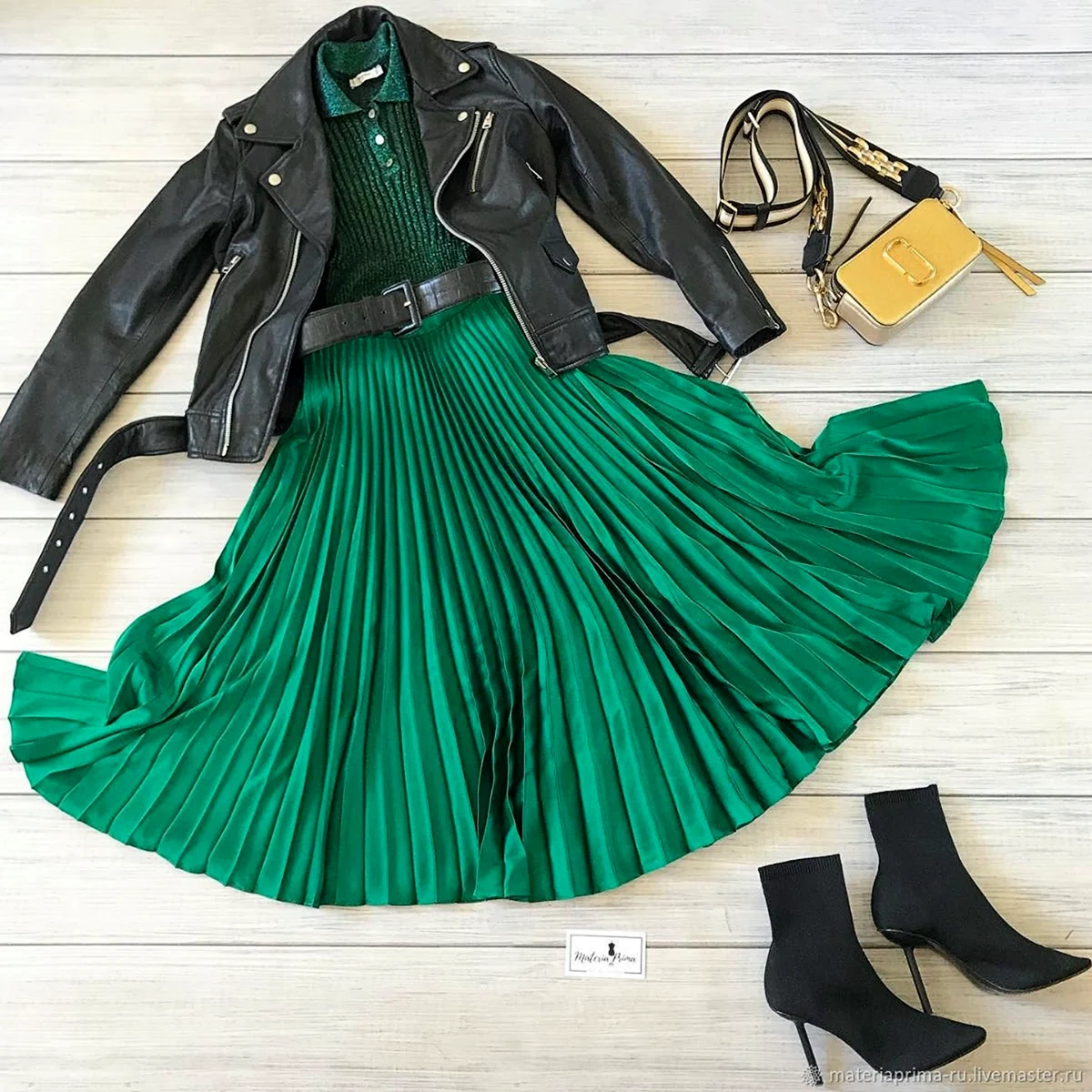 Платье изумруд миди с плиссировкой