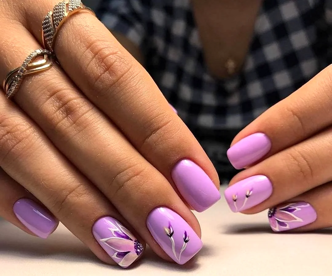 Маникюр в сиреневых тонах