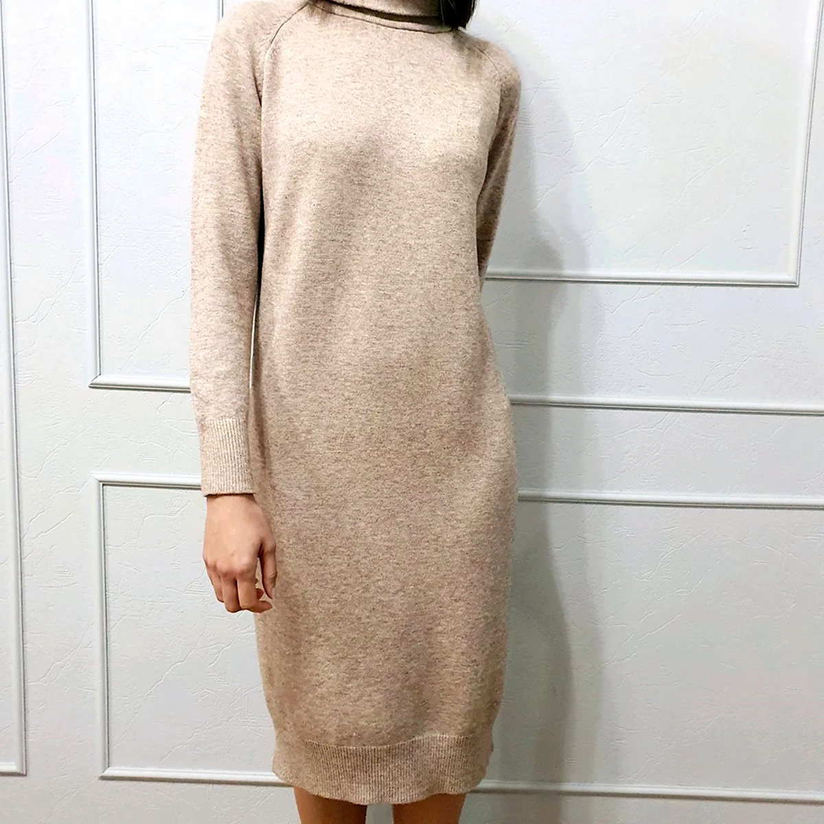 Zara платье трикотаж миди беж