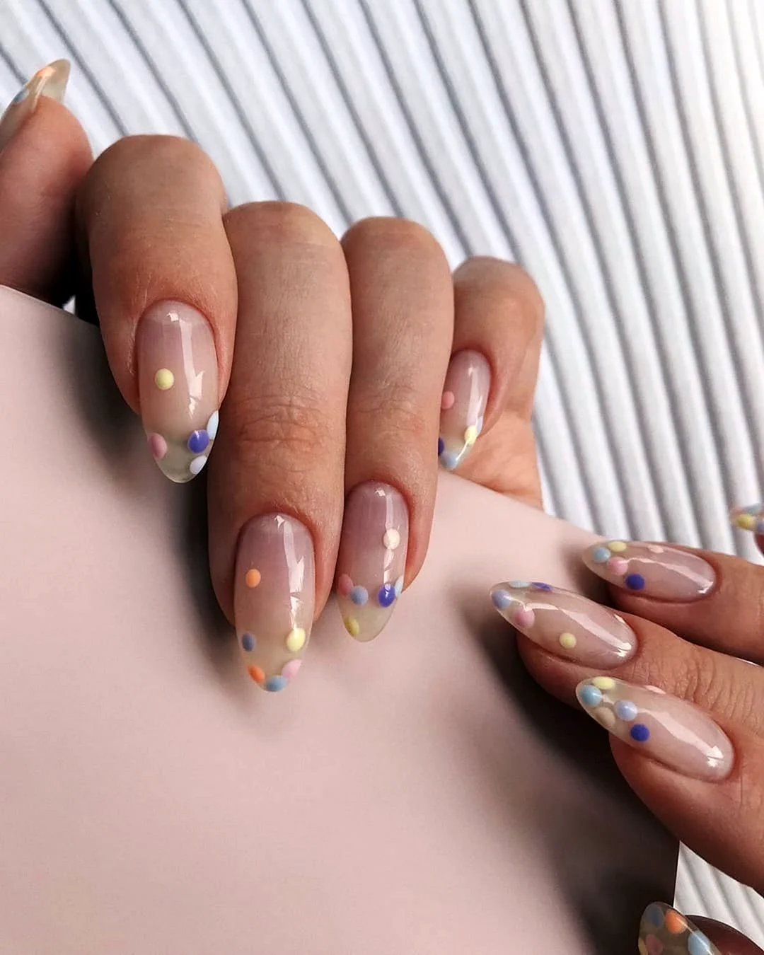 Красивые прозрачные ногти