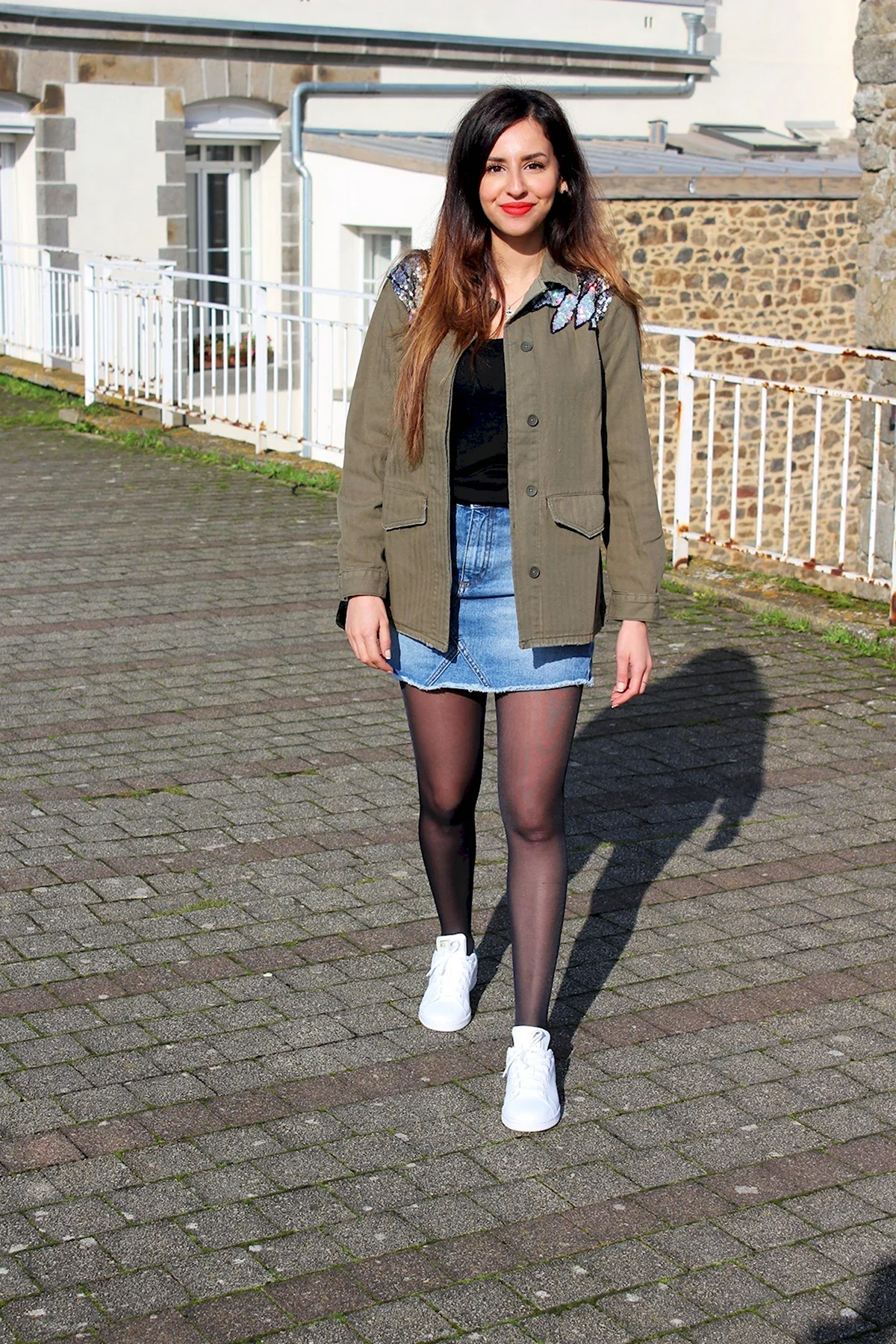 Кеды с черными колготками