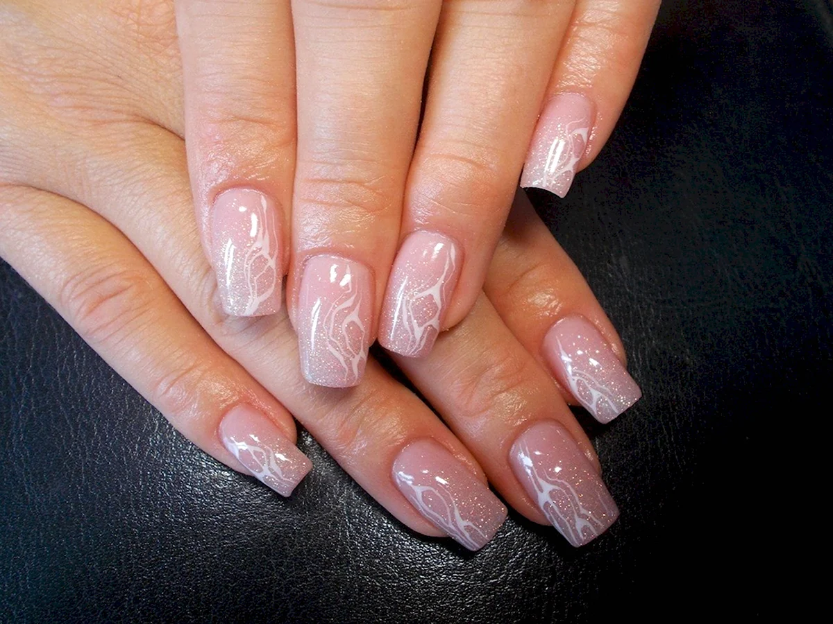 Прозрачный маникюр гель