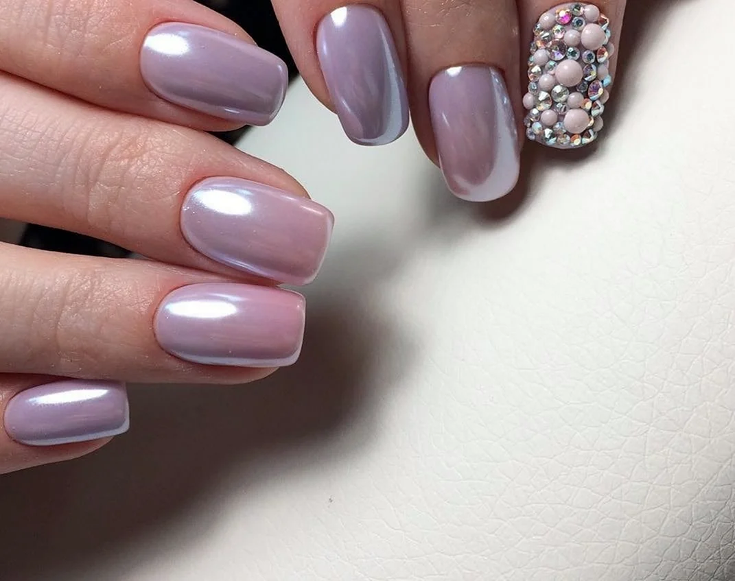 Маникюр сиренево розовый с втиркой