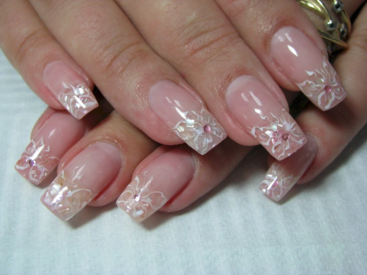 Прозрачный маникюр