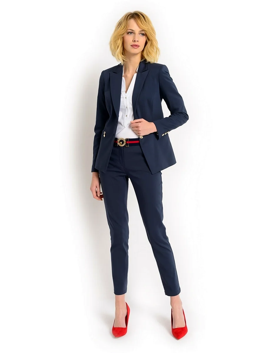 Классический костюм женский