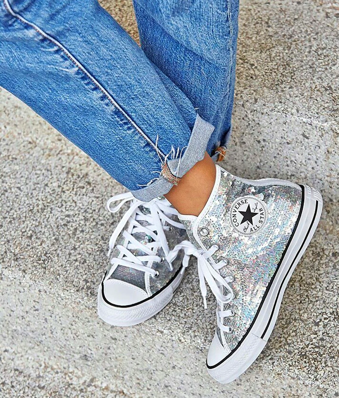 Блестящие конверсы высокие