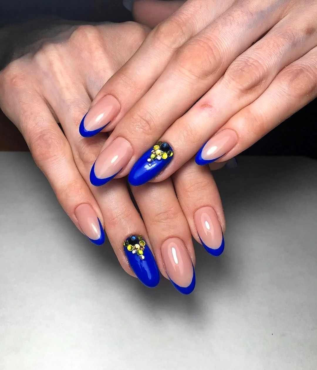 Синий френч миндаль 2022