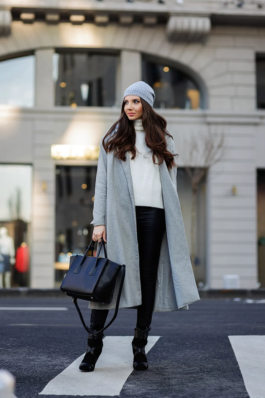 Шапка под пальто