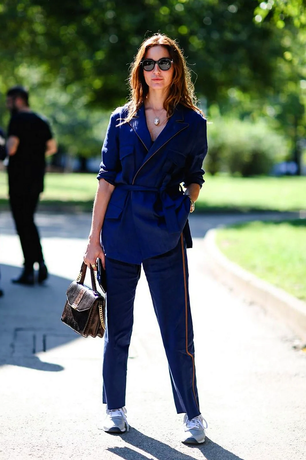 Синий пиджак женский образ