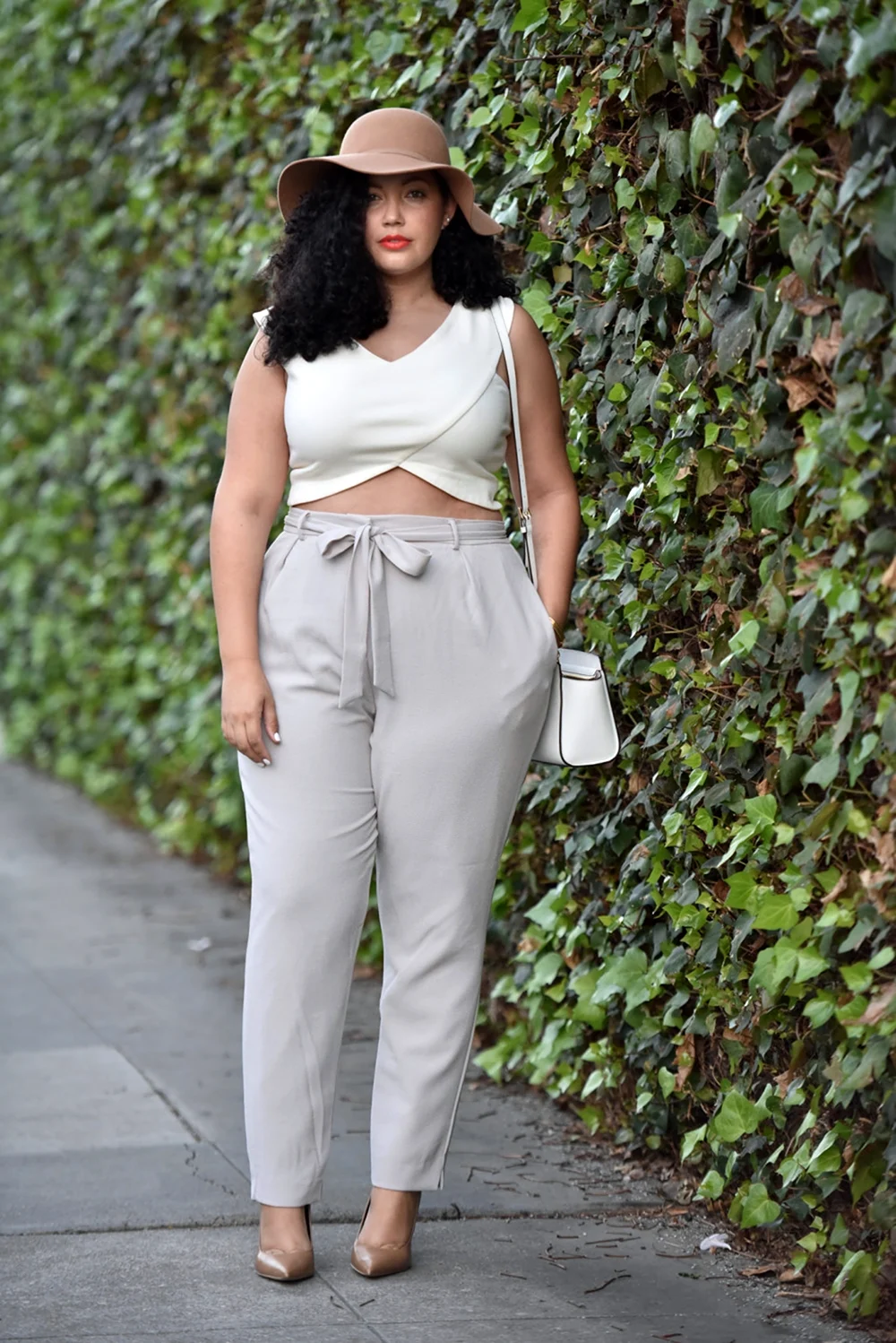 Летние брюки для полных девушек