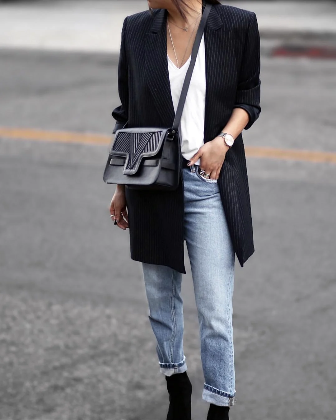 Образы с черным пиджаком