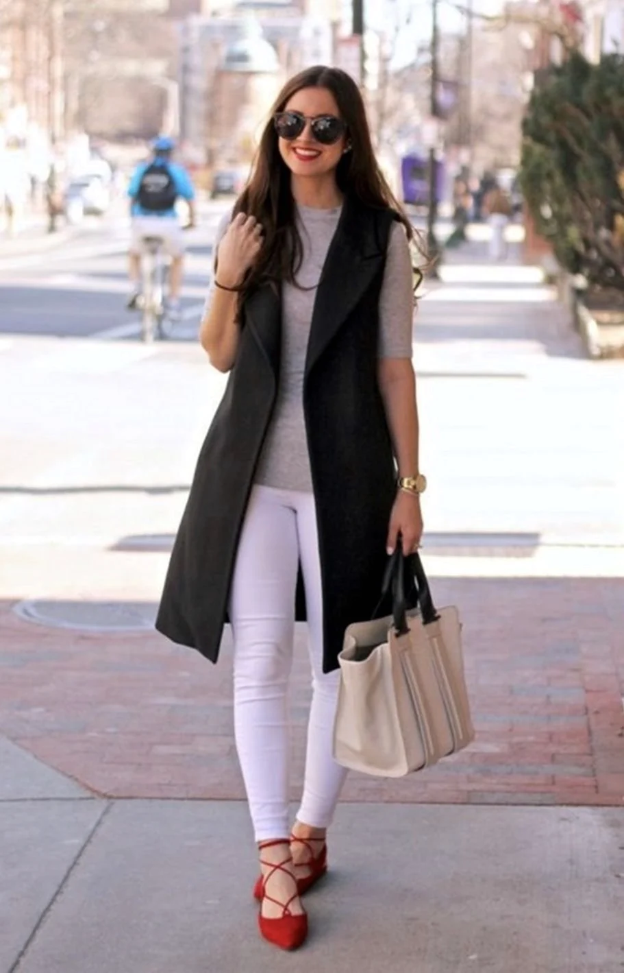 Образ с длинной жилеткой