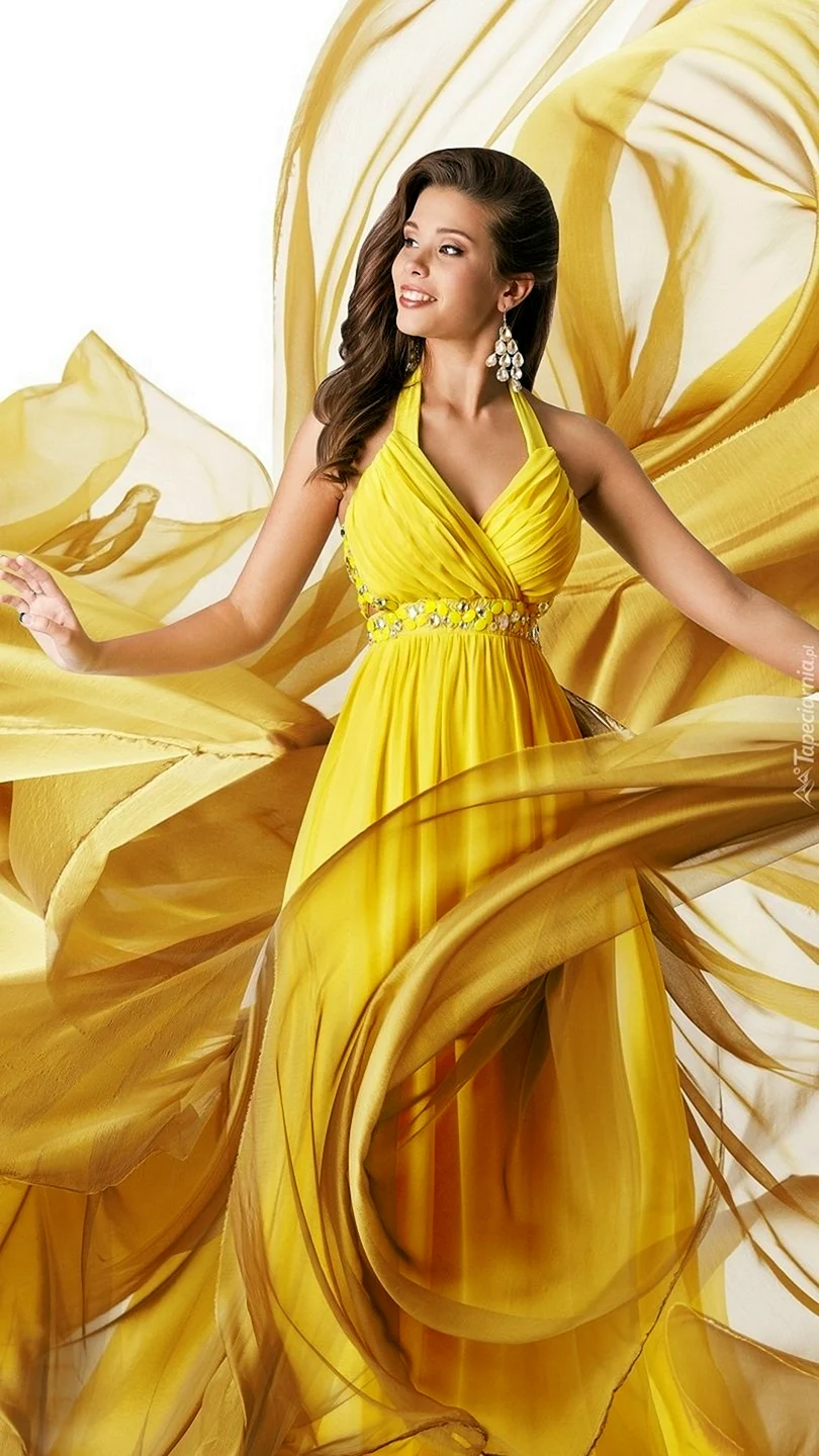 Жёлтое платье для женщины