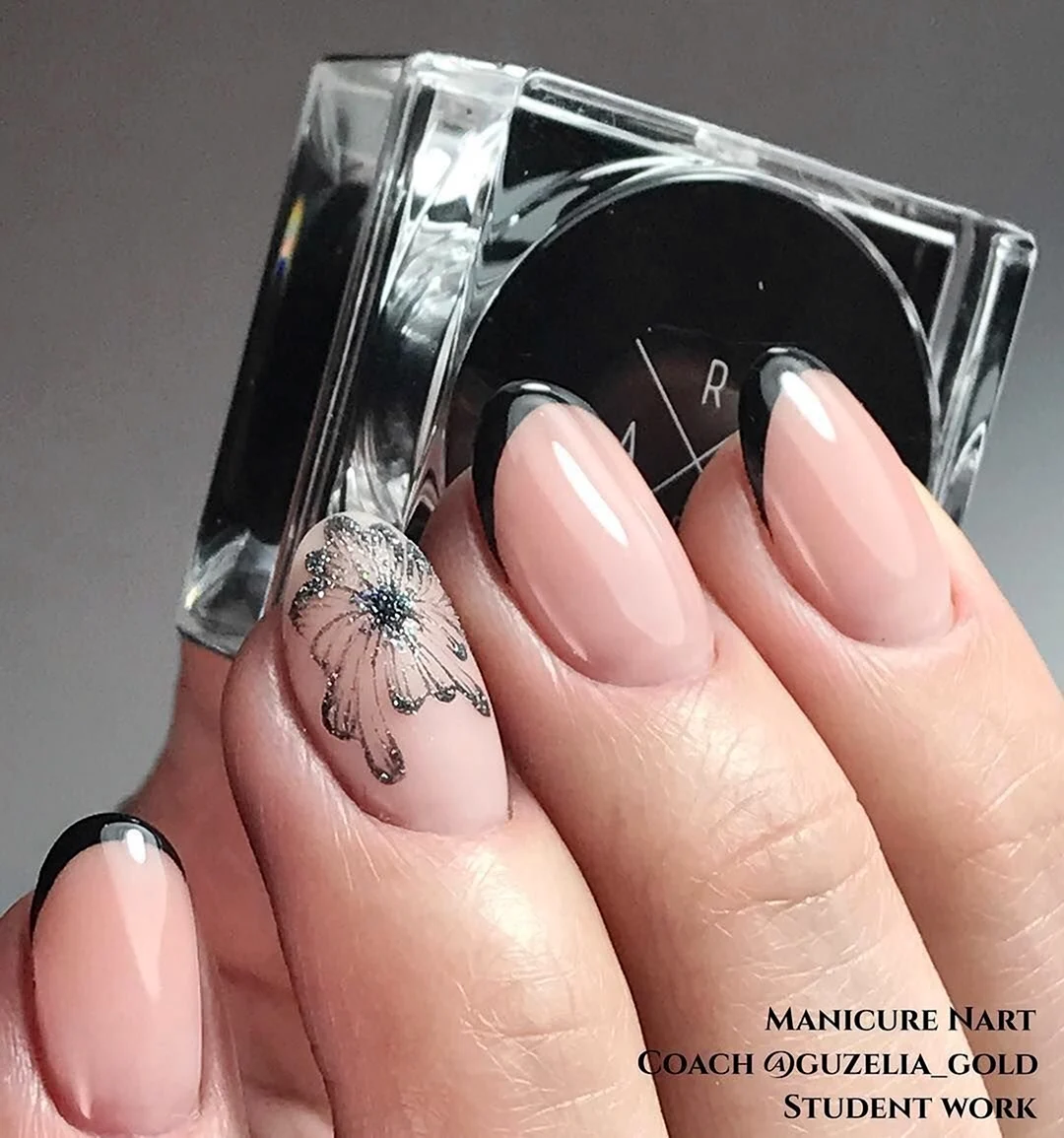 Модные прозрачные ногти