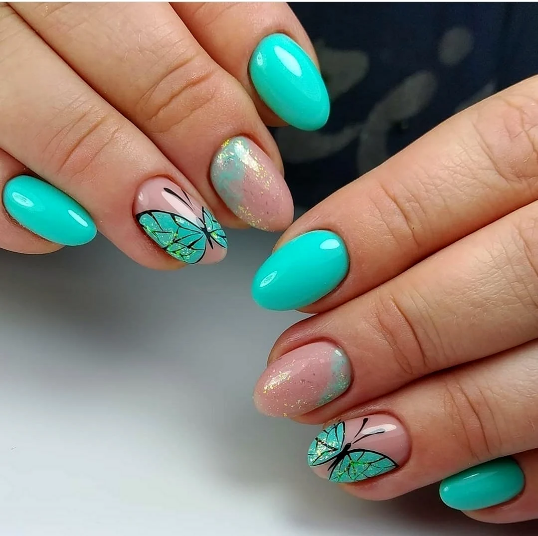 Маникюр бирюза