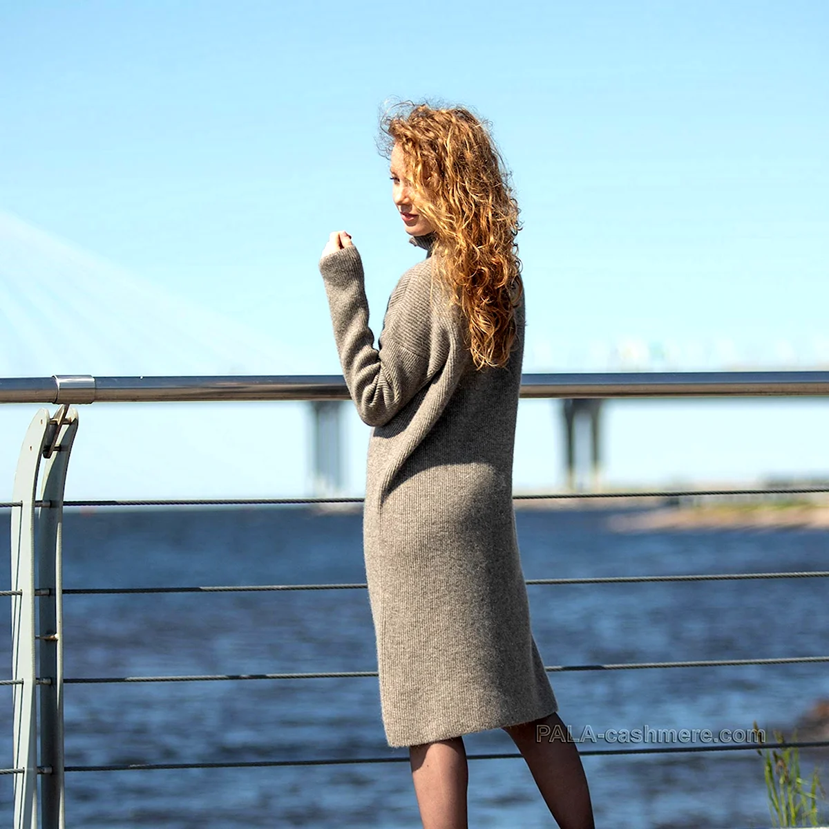 Шерстяное платье