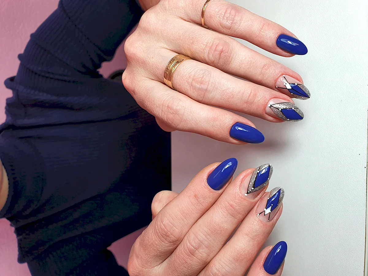 Синий френч миндаль 2022