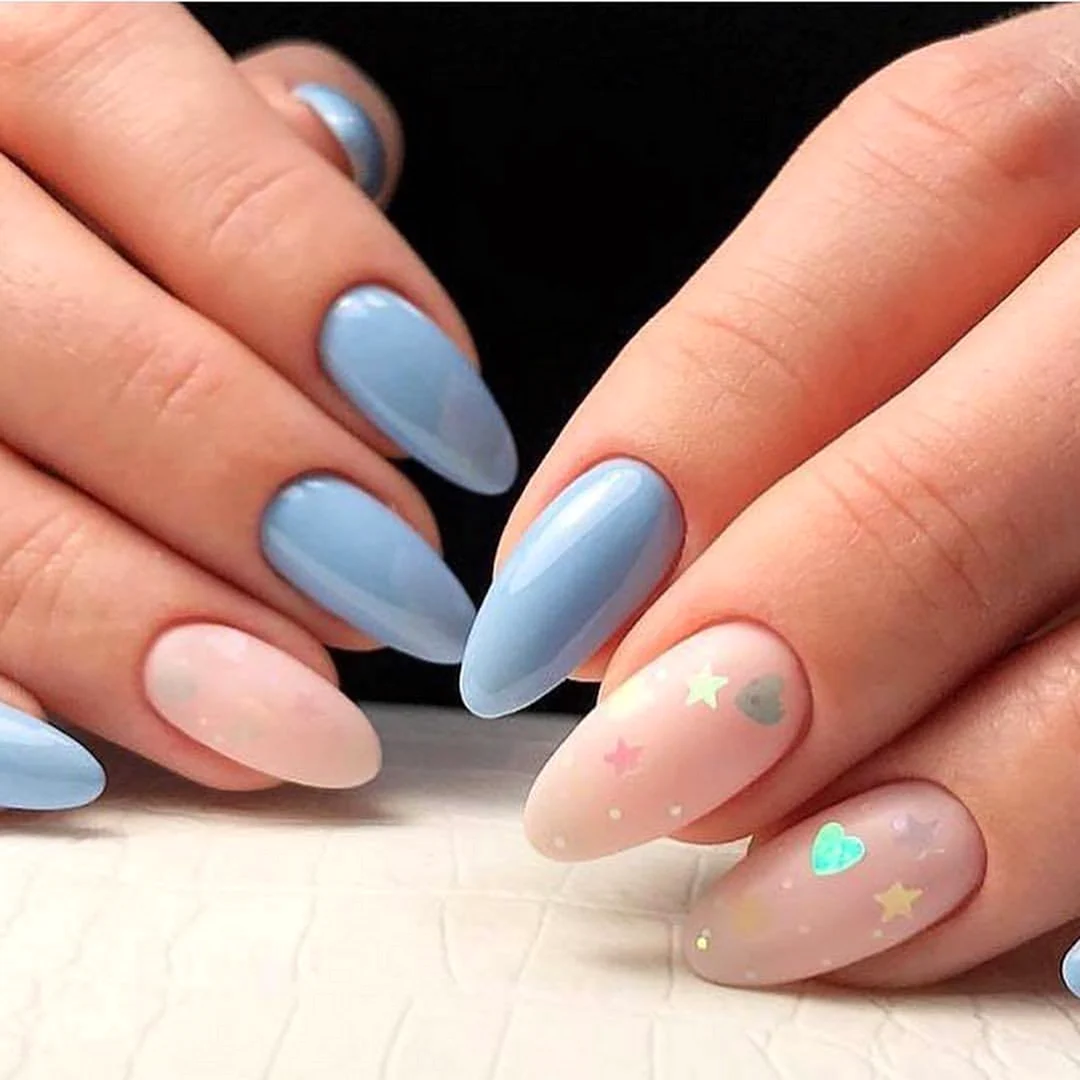 Голубые ногти