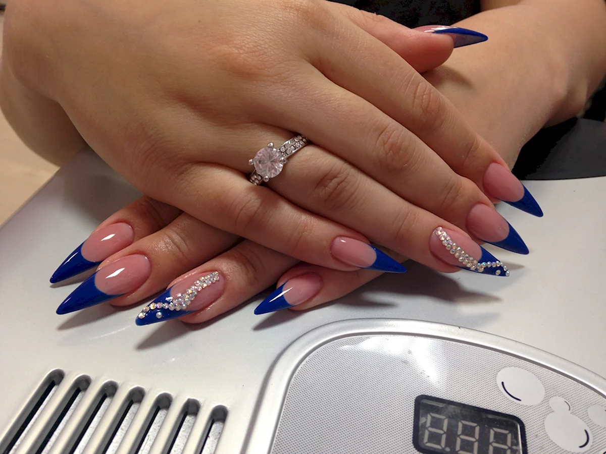 Синий френч на длинные ногти