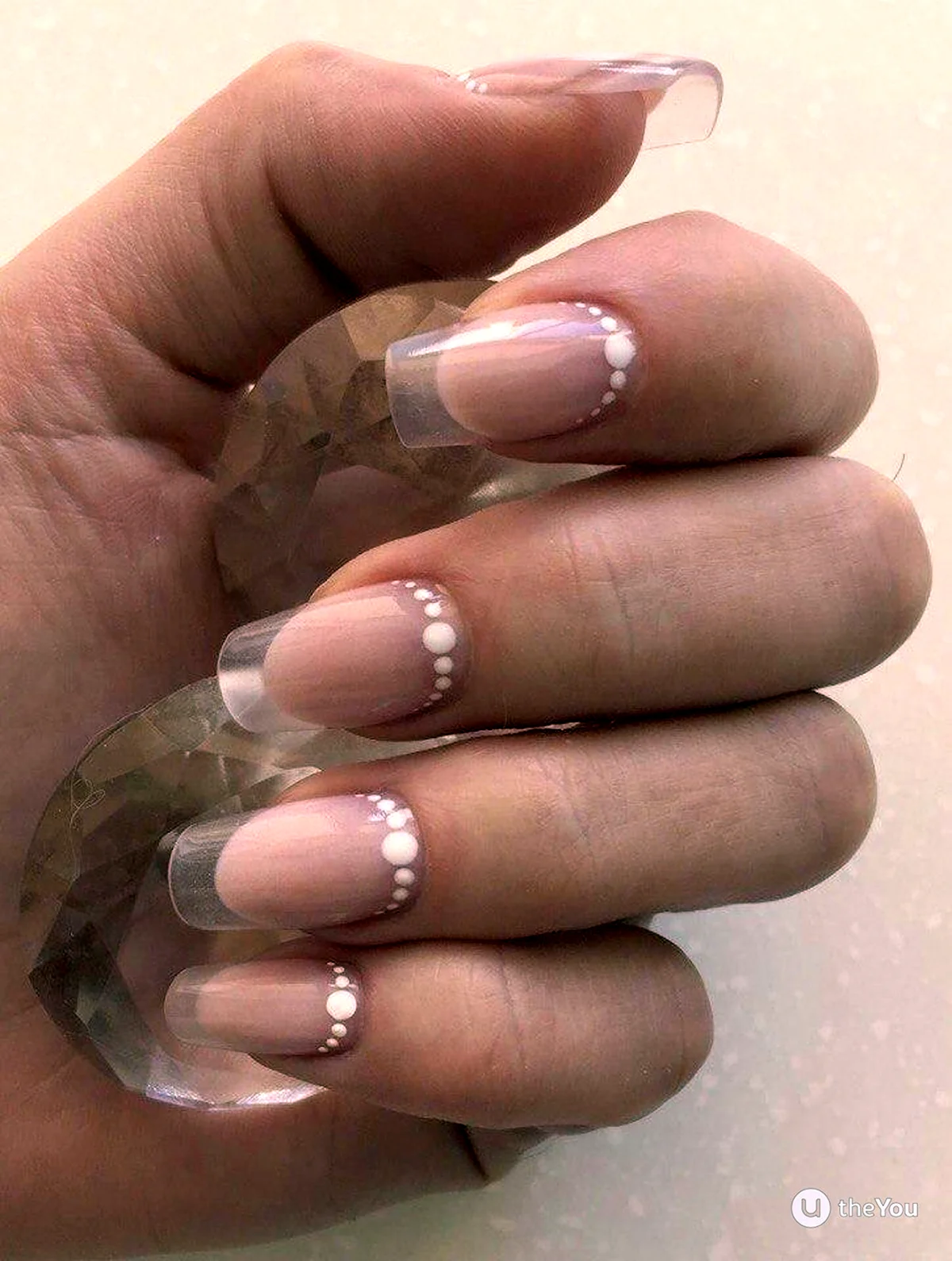 Прозрачный маникюр