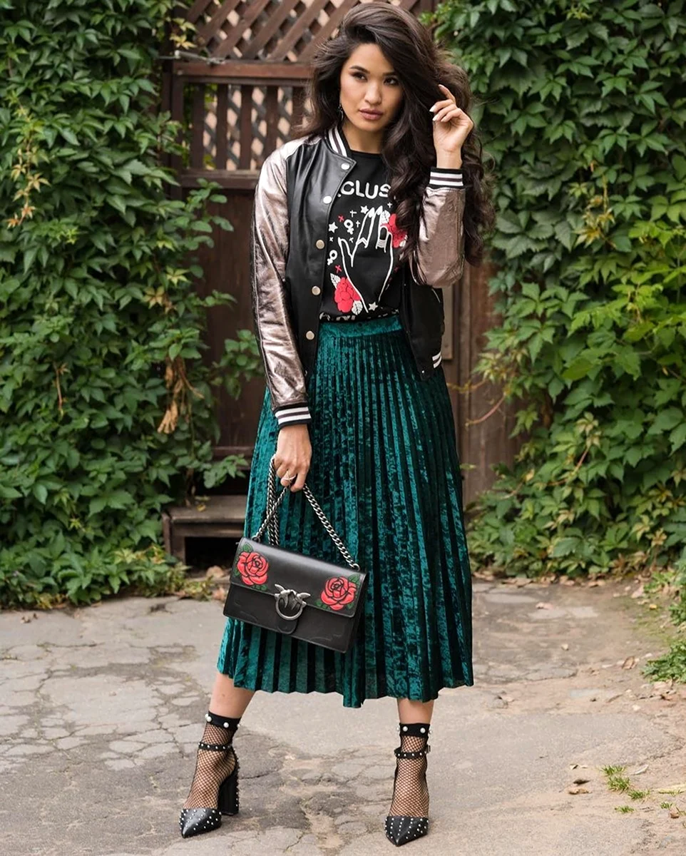 Зеленая юбка плиссе