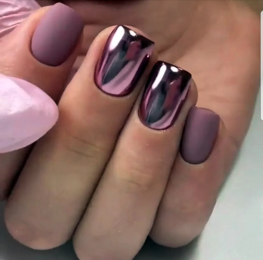 Маникюр розовая втирка