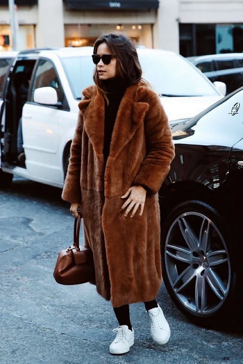 Мирослава Дума в шубе