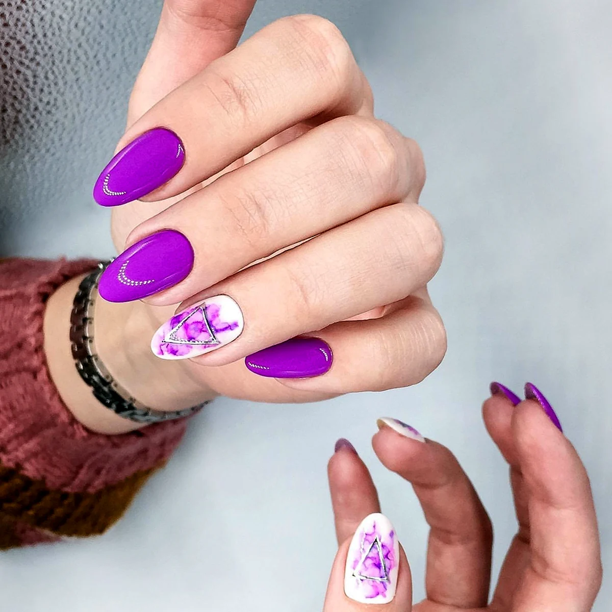 Маникюр фуксия с серым