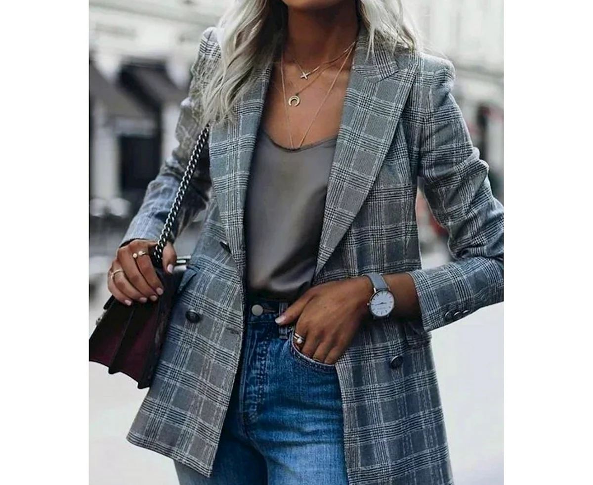 Женский клешоный пиджак