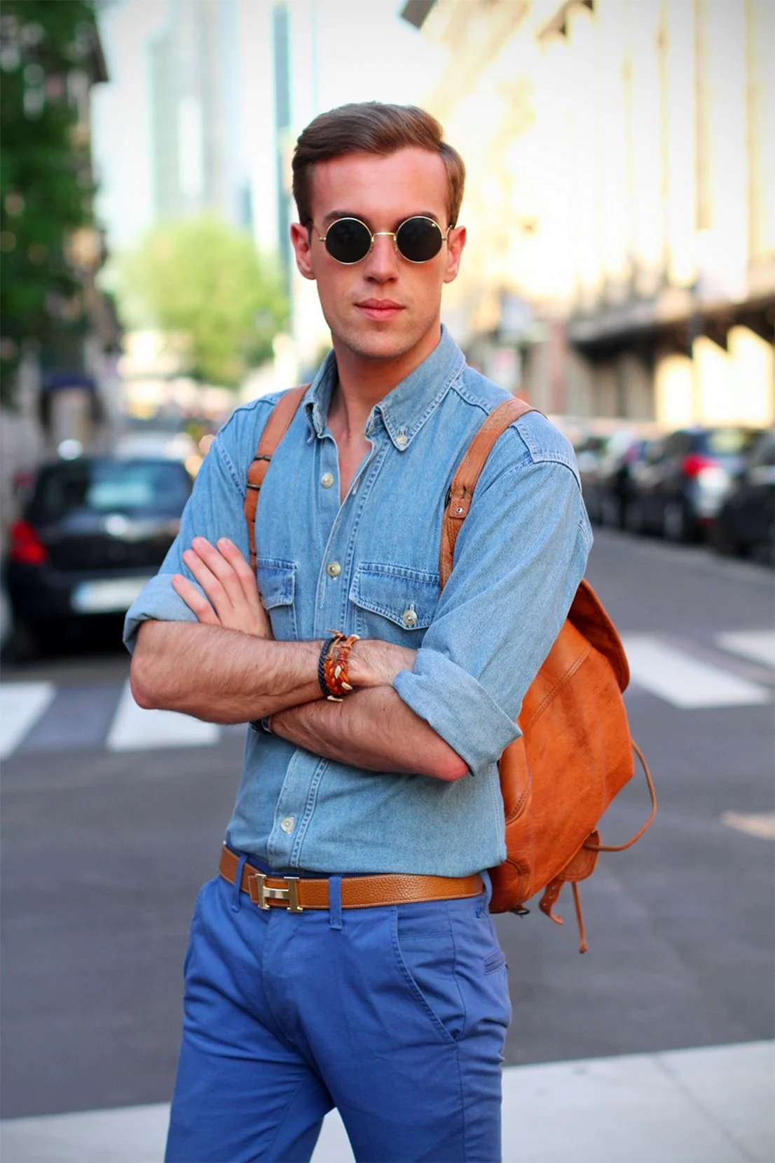 Рубашка заправленная в джинсы мужские