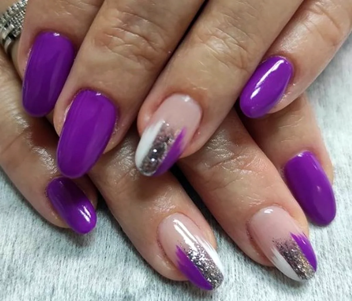 Сиреневый осенний маникюр