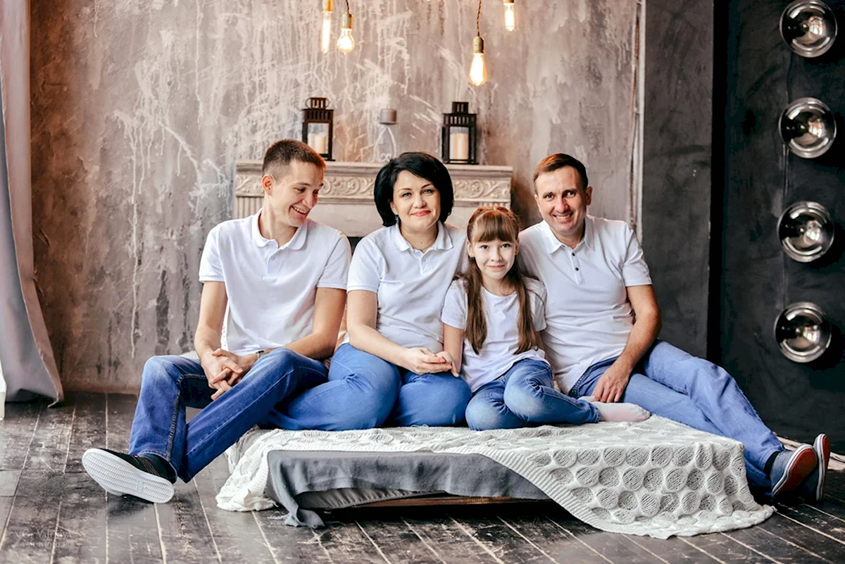 Семейная фотосессия в студии