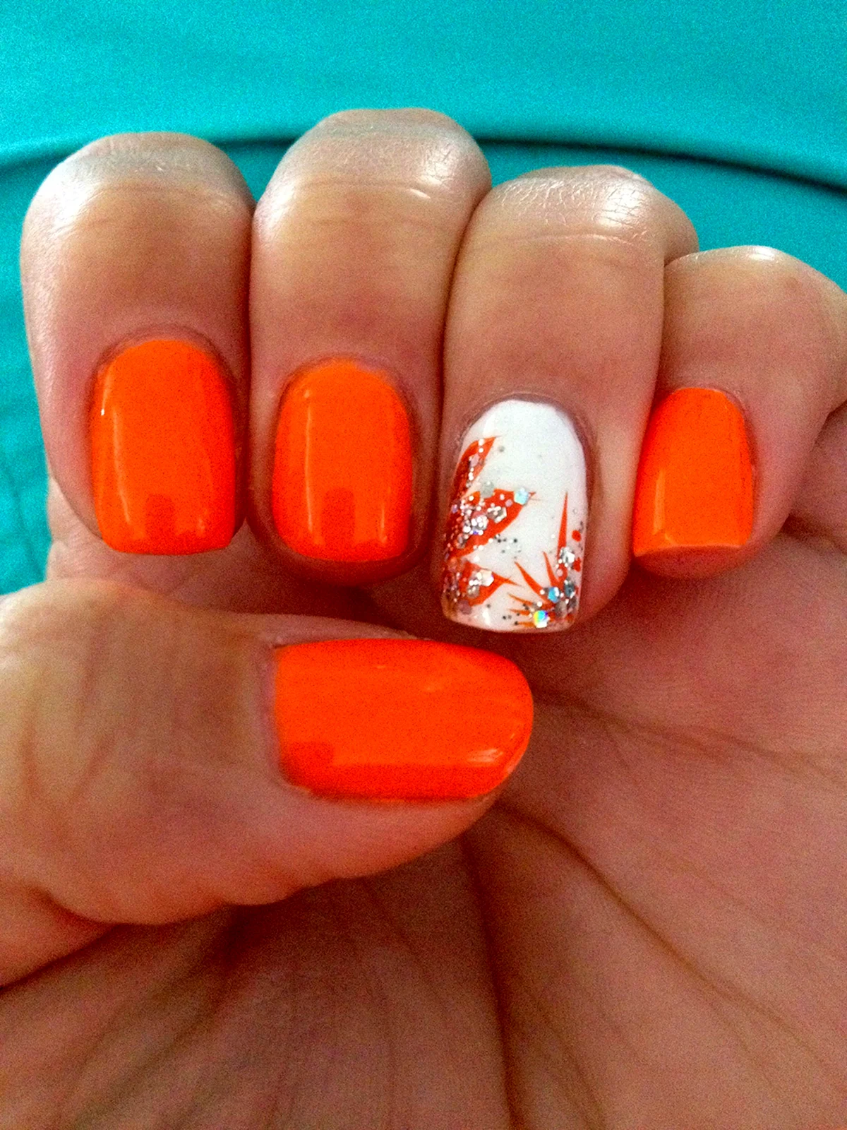 Оранжевый маникюр