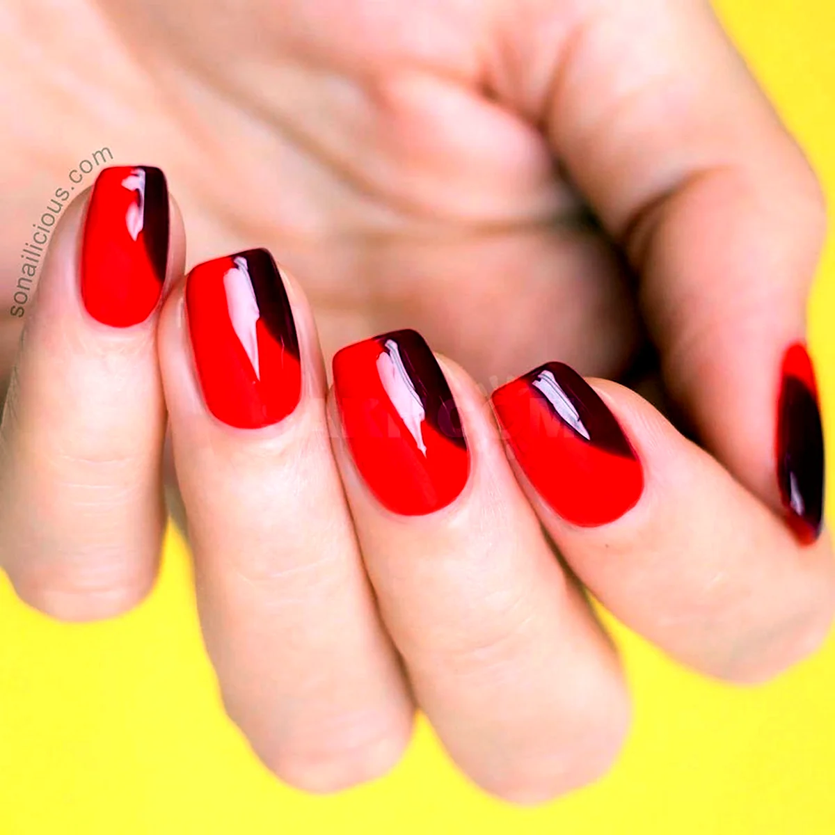 Красный маникюр