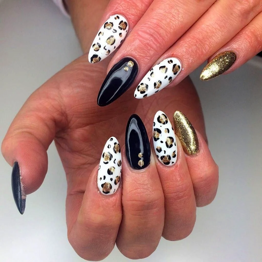 Леопардовые ногти миндаль